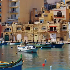 Bookarest Malta Hostal